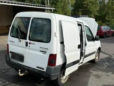Gebraucht Peugeot Partner 75 PS (55 kW) 2008 Weiß Van / Kleinbus