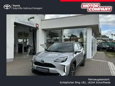 Gebraucht Toyota Yaris Cross Elegant 116 PS (85 kW) 2022 Silver metallic SUV