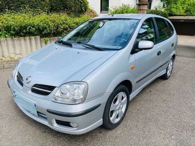 Nissan Almera Tino