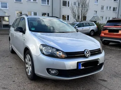 Gebraucht VW Golf VI 105 PS (77 kW) 2013 Silber Kombi