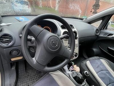 Usata Opel Corsa 59 CV (43 kW) 2007 Beige Utilitaria