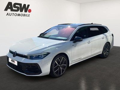 Pure white Gebraucht 2025 VW Passat R-line Limousine | 46.920 € (Teuer)