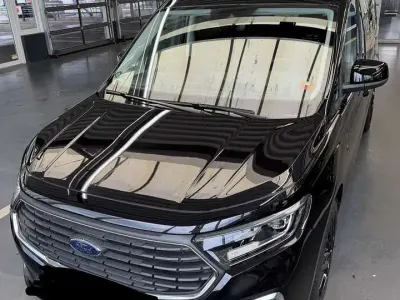 Gebraucht Ford Tourneo Active 114 PS (83 kW) 2023 Schwarz Van / Kleinbus