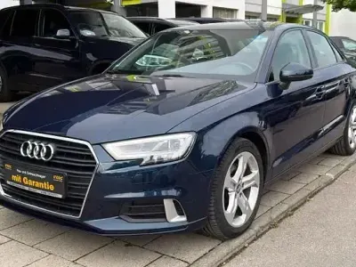 Gebraucht Audi A3 Sport 116 PS (85 kW) 2018 Blau Limousine