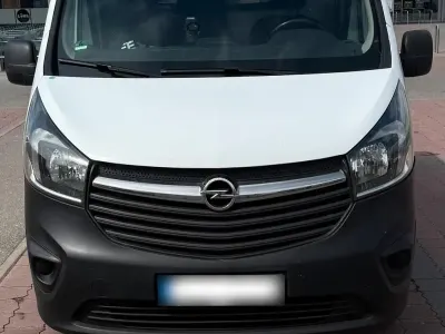 Używany Opel Vivaro 116 KM (85 kW) 2015 Biały Minivan