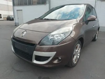 Gebraucht Renault Scénic III Dynamique 106 PS (77 kW) 2011 Braun Van / Kleinbus