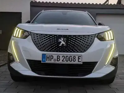 Gebraucht Peugeot e-2008 GT 100 kW (136 PS) 2020 Weiß SUV
