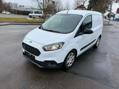 Gebraucht Ford Courier Trend 75 PS (55 kW) 2019 Frozen white Van / Kleinbus