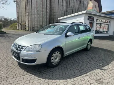 Usata VW Golf VI Trendline 105 CV (77 kW) 2009 Argento Utilitaria