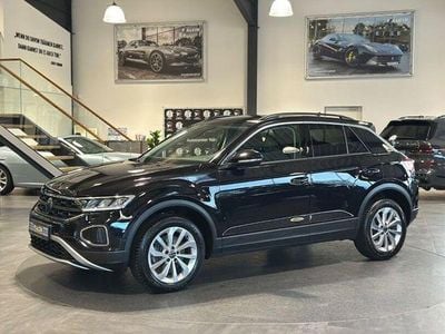 Second-hand VW T-Roc Style 150 CP (110 kW) 2023 Negru SUV