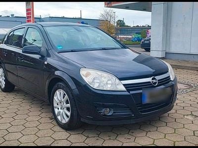 Gebraucht Opel Astra 106 PS (77 kW) 2005 Schwarz Limousine
