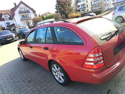 Gebraucht Mercedes C180 143 PS (105 kW) 2005 Feueropal  unilack Kombi
