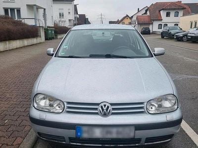 Silber Gebraucht 2002 VW Golf Limousine | 2.650 € (Fairer Preis)