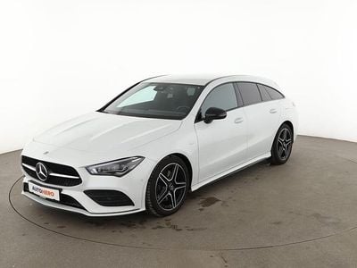 Weiß Gebraucht 2021 Mercedes CLA200 Shooting Brake AMG line Kombi | 29.430 € (Fairer Preis)