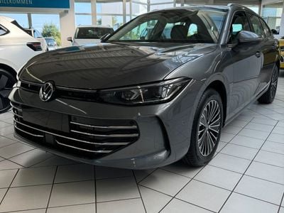 Gebraucht VW Passat Elegance 150 PS (110 kW) 2024 Grau Kombi