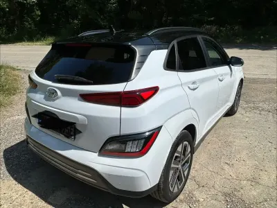 Gebraucht Hyundai Kona Select 150 kW (204 PS) 2022 Weiß SUV