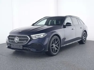Second-hand Mercedes E300 Night 197 CP (144 kW) 2024 Albastru Break
