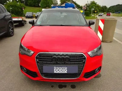Gebraucht Audi A1 Sportback Attraction 130 PS (95 kW) 2013 Rot Kleinwagen