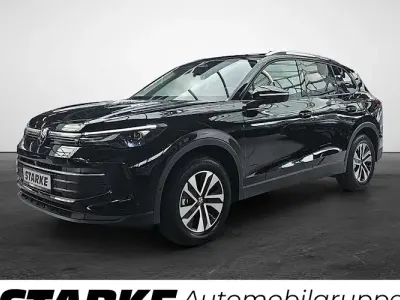 Neu VW Tiguan 150 PS (110 kW) 2026 Nightshade blue metallic SUV