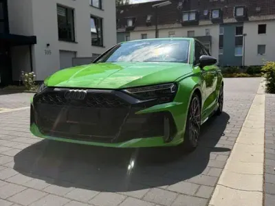 Gebraucht Audi RS3 Sport 400 PS (294 kW) 2024 Grün Limousine