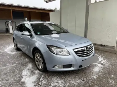 Gebraucht Opel Insignia 160 PS (117 kW) 2013 Schwarz Kombi