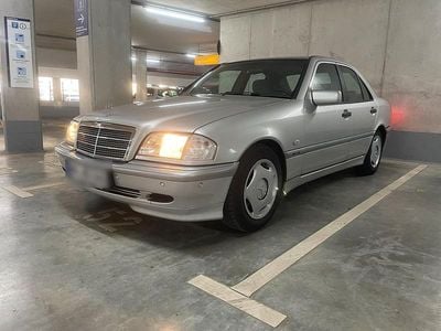Gebraucht Mercedes 240 170 PS (125 kW) 1998 Silber Limousine
