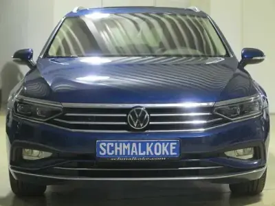 Gebraucht VW Passat Elegance 150 PS (110 kW) 2023 Aquamarine blue (metallic) Kombi