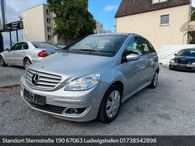 Gebraucht Mercedes B200 193 PS (141 kW) 2006 Silber Van / Kleinbus