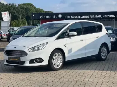 Używany Ford S-MAX Trend 179 KM (131 kW) 2016 Andere Minivan