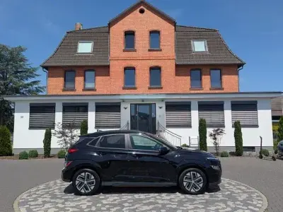 Gebraucht Hyundai Kona Trend 150 kW (204 PS) 2022 Schwarz SUV