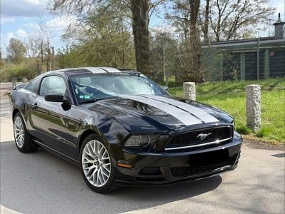 Gebraucht Ford Mustang Premium 309 PS (227 kW) 2014 Schwarz Coupé