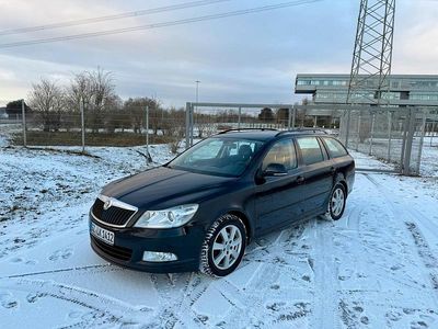 Schwarz Gebraucht 2010 Skoda Octavia Sport Kombi | 3.000 € (Fairer Preis)