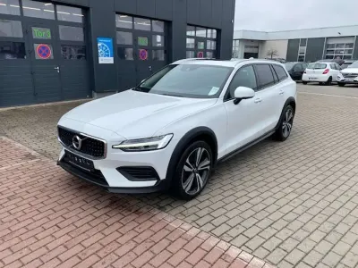 Gebraucht Volvo V60 CC Pro 190 PS (139 kW) 2019 Weiß Kombi