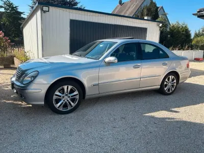 Gebraucht Mercedes E240 Elegance 177 PS (130 kW) 2004 Silber Limousine