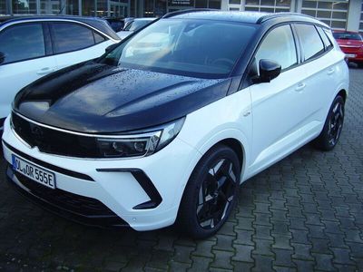 Second-hand Opel Grandland X GSe 300 CP (220 kW) 2022 Alb SUV