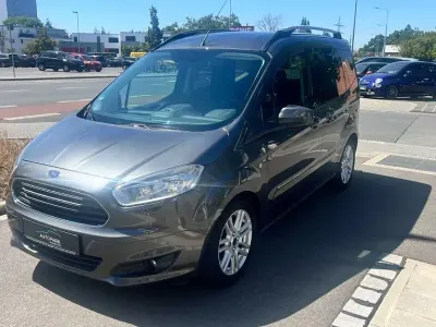 Gebraucht Ford Tourneo Courier Titanium 101 PS (74 kW) 2018 Magnetic Van / Kleinbus