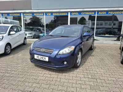 Gebraucht Kia Ceed EX 126 PS (92 kW) 2008 Maggioreblau met. Kleinwagen