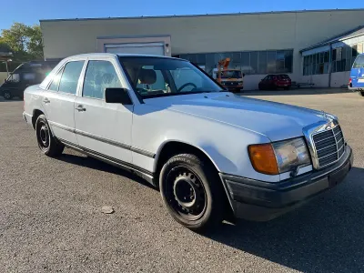 Gebraucht Mercedes E300 179 PS (131 kW) 1987 Weiß Limousine