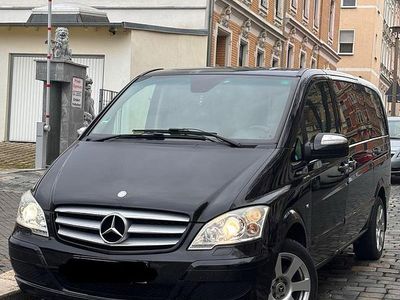 Schwarz Gebraucht 2011 Mercedes Viano Van / Kleinbus | 14.999 €