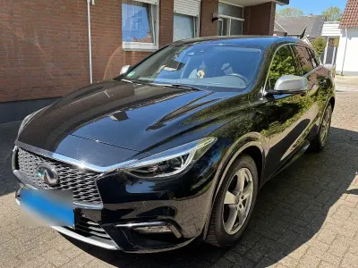 Gebraucht Infiniti Q30 122 PS (89 kW) 2016 Schwarz Limousine