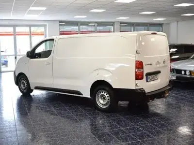 Gebraucht Opel Vivaro-e Combi Edition 150 PS (110 kW) 2021 Jade weiss/arktis weiss Van / Kleinbus