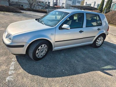 Silber Gebraucht 2002 VW Golf Limousine | 1.399 € (Etwas zu teuer)