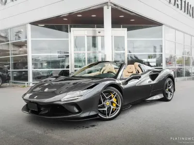 Usata Ferrari F8 721 CV (530 kW) 2022 Grigio Cabrio