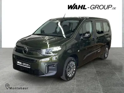 Neu Citroën Berlingo 131 PS (96 kW) 2026 Grün Van / Kleinbus