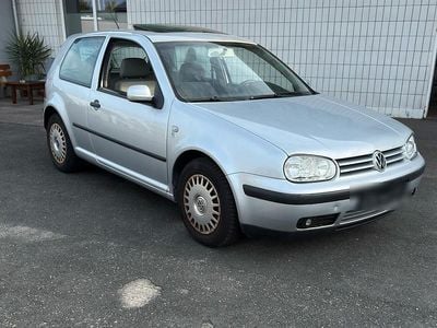 Silber Gebraucht 2002 VW Golf IV Kleinwagen | 500 € (Guter Preis)