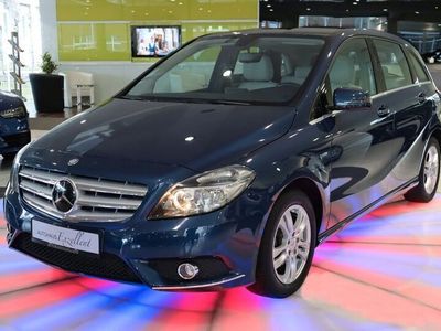 Blau Gebraucht 2011 Mercedes B180 Urban Van / Kleinbus | 11.750 € (Teuer)
