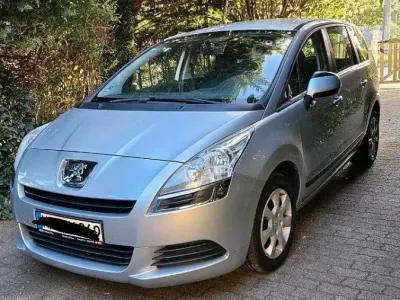 Gebraucht Peugeot 5008 120 PS (88 kW) 2010 Silber Van / Kleinbus