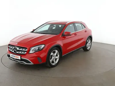 Gebraucht Mercedes GLA180 Urban 122 PS (89 kW) 2017 Rot SUV