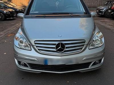 Mercedes B180