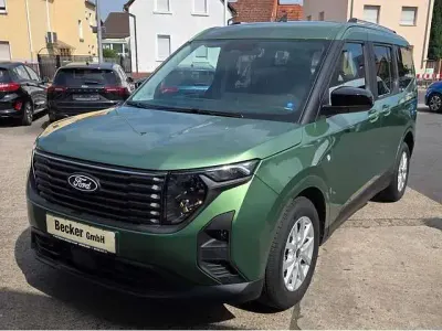 Gebraucht Ford Tourneo Courier Titanium 125 PS (91 kW) 2025 Bursting green Van / Kleinbus